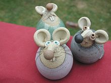  Collectable Miniature Pottery Church Mouse 