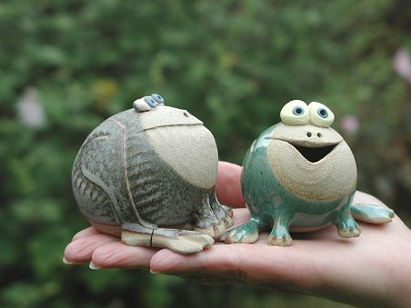 Collectable Miniature Pottery Frog 