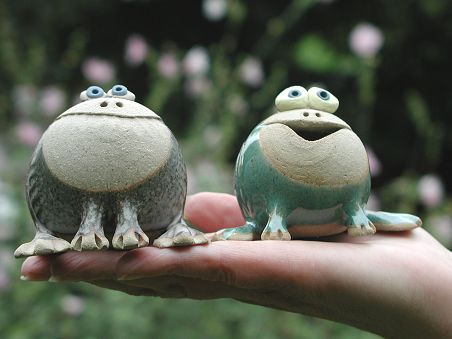  Collectable Miniature Pottery Frog 
