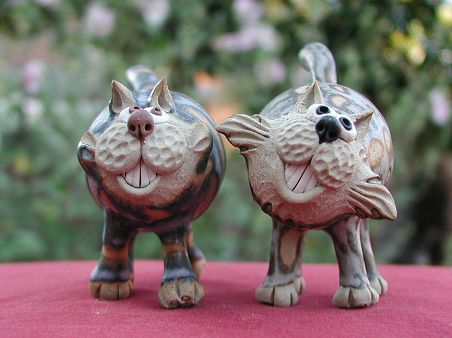  Collectable Miniature Pottery Leggy Cat - standing 