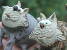 Collectable Miniature Pottery Leggy Cat - seated 