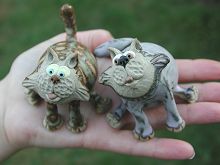  Collectable Miniature Pottery Leggy Cat - seated 