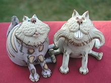  Pottery Leggy Cat - sitting 