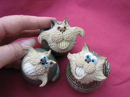  Collectable Miniature Pottery Cheshire Grin Cat 