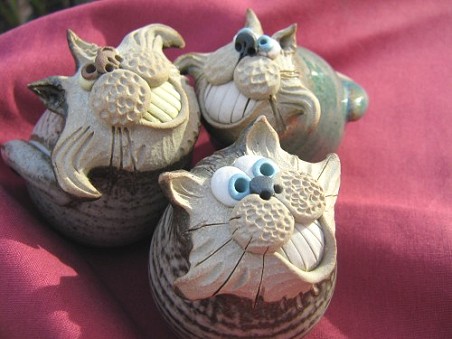  Collectable Miniature Pottery Cheshire Grin Cat 