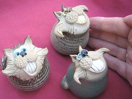  Collectable Miniature Pottery Cheshire Grin Cat 