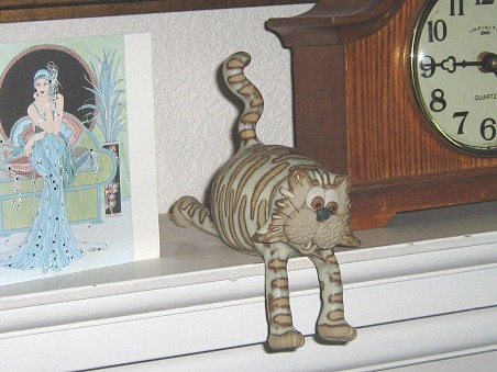  Pottery Shelf Cat 
