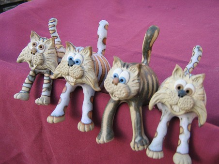  Collectable Miniature Pottery Shelf cat 