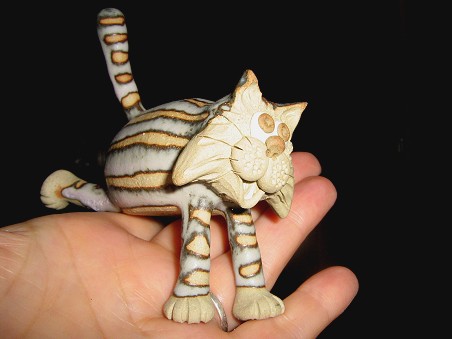 Collectable Miniature Pottery Shelf cat 