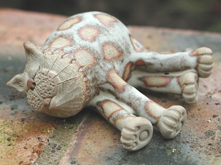  Collectable Miniature Pottery Sleeping Cat 
