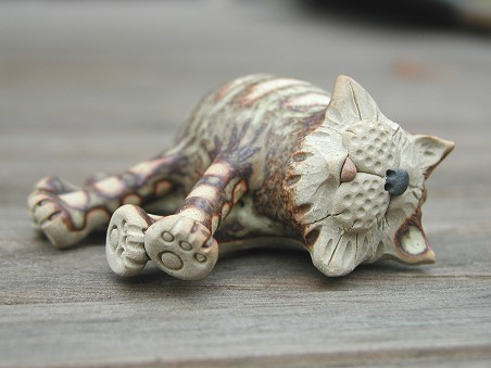  Collectable Miniature Pottery Sleeping Cat 