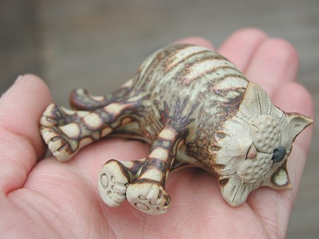  Collectable Miniature Pottery Sleeping Cat 